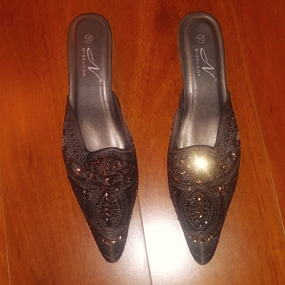 Size 10 Brown pointed toe 2 inch heel beautiful